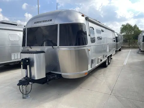 2018 Airstream International Serenity 28RB — photo 3