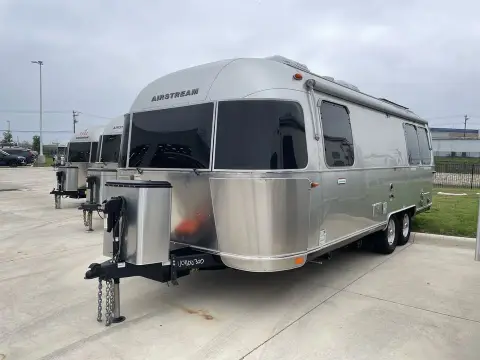 2023 Airstream International — photo 2