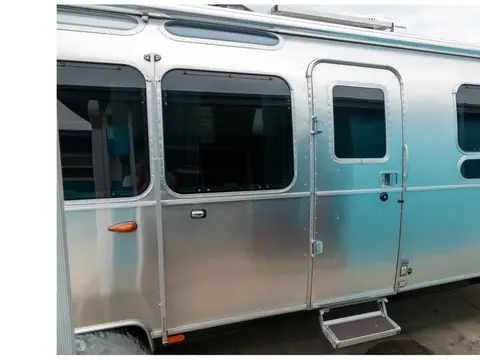 2021 Airstream Flying Cloud 30FB office — photo 3