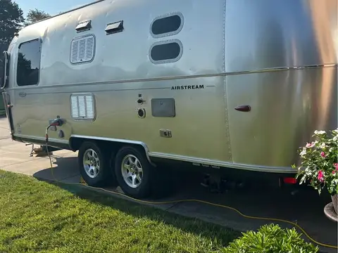 2014 Airstream Flying Cloud 23 ft — photo 3