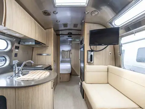 2018 Airstream Flying Cloud 23CB — photo 3