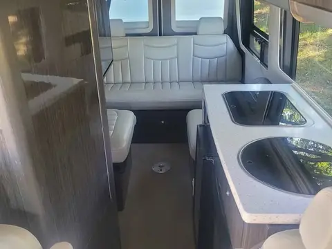 2011 Airstream Interstate — photo 5