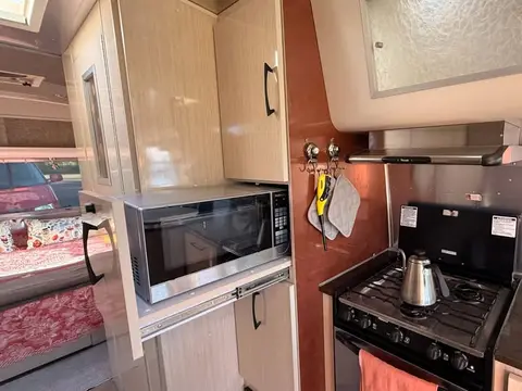 2011 Airstream International Serenity 27FB — photo 5