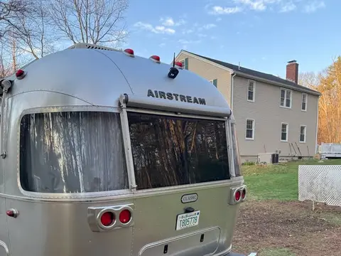 2025 Airstream Classic 28 RB — photo 4