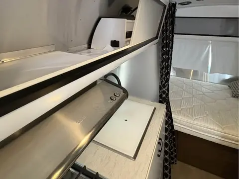 2022 Airstream Caravel 22FB — photo 4