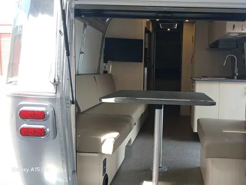 2023 Airstream Flying Cloud 27FB — photo 4