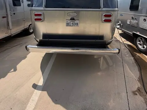 2024 Airstream Tradewind 25FBT twin — photo 5