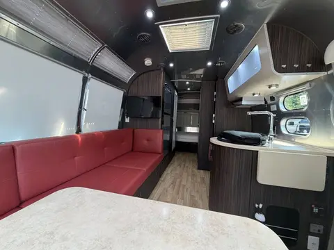 2019 Airstream International Signature — photo 5