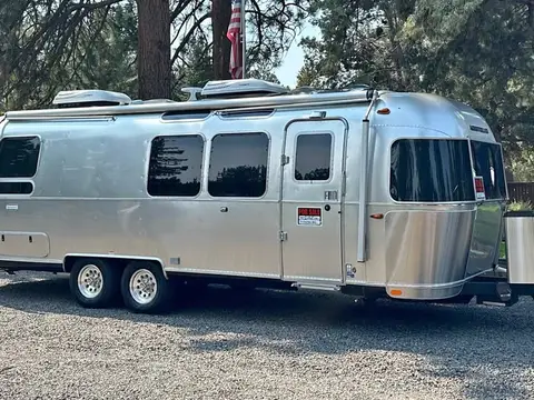 2023 Airstream International 28’ RBT 28 ft — photo 1
