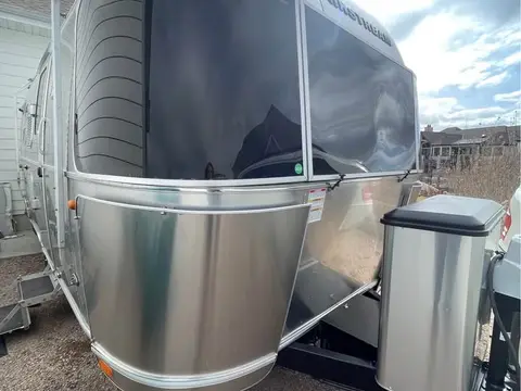 2017 Airstream Flying Cloud — photo 1