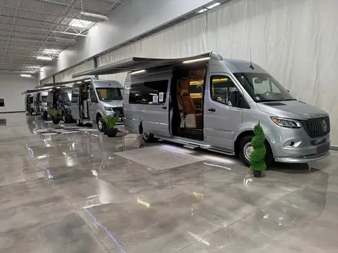 2026 Airstream Rangeline — photo 1