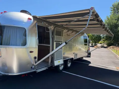 2022 Airstream Globetrotter 27FBQ — photo 2