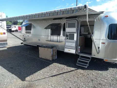 2023 Airstream Pottery Barn 28RB Queen — photo 1
