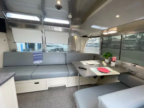 2021 Airstream Flying Cloud 23CB BUNK — photo 3
