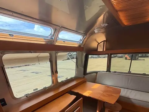2027 Airstream Frank Lloyd Wright — photo 5