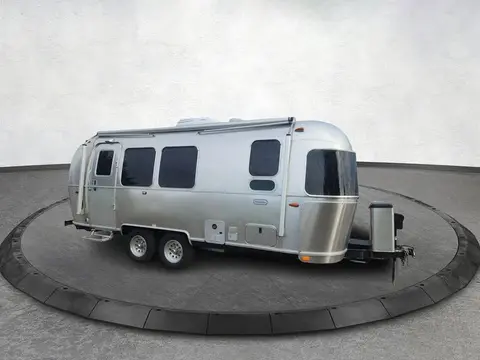 2022 Airstream Globetrotter — photo 2