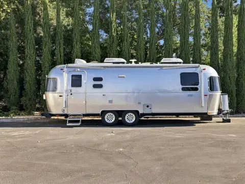 2022 Airstream Globetrotter 27FBQ — photo 2