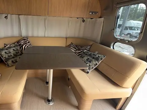 2019 Airstream Flying Cloud 26RB — photo 5