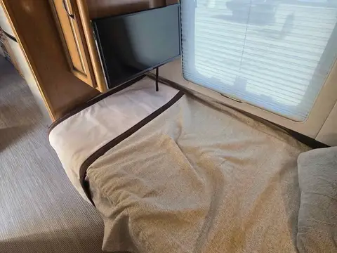 2021 Airstream Classic 33FBT — photo 5