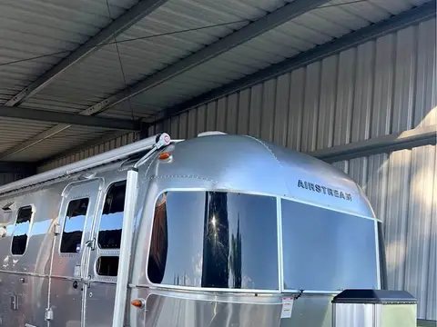 2016 Airstream Classic 30 — photo 1