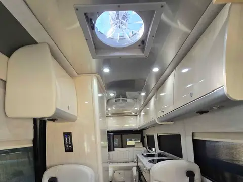2018 Airstream Interstate — photo 3