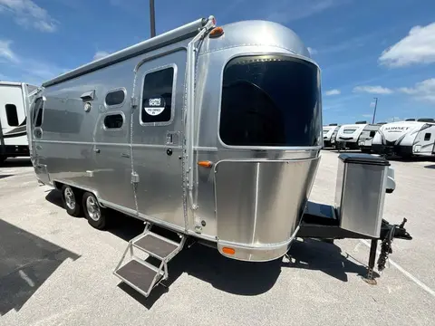 2018 Airstream Flying Cloud 23CB — photo 4