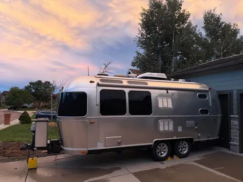 2018 Airstream Flying Cloud 23CB — photo 2