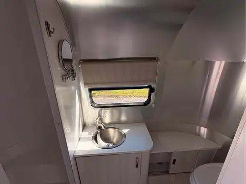 2020 Airstream Bambi 22FB — photo 5