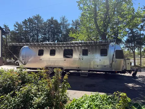 2021 Airstream Classic 33 FB — photo 2