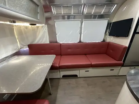 2018 Airstream International — photo 5