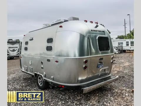 2021 Airstream Caravel — photo 3