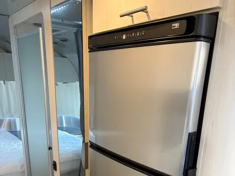 2024 Airstream Flying Cloud — photo 5