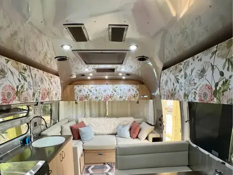 2019 Airstream Flying Cloud — photo 4