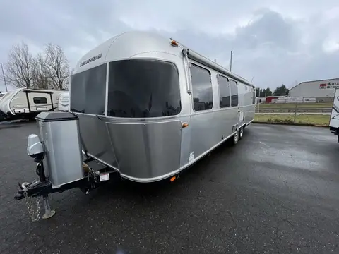 2017 Airstream Classic 30 — photo 5