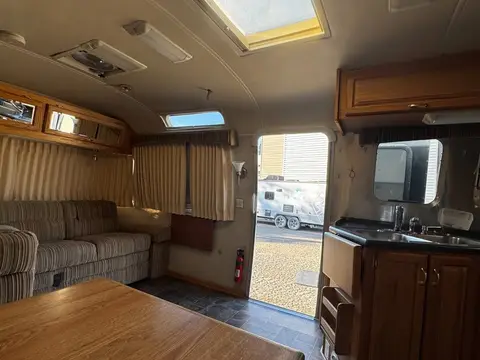 2006 Airstream Classic 34' triple axle — photo 2