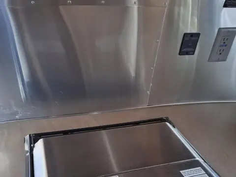 2018 Airstream Flying Cloud 20FB — photo 4