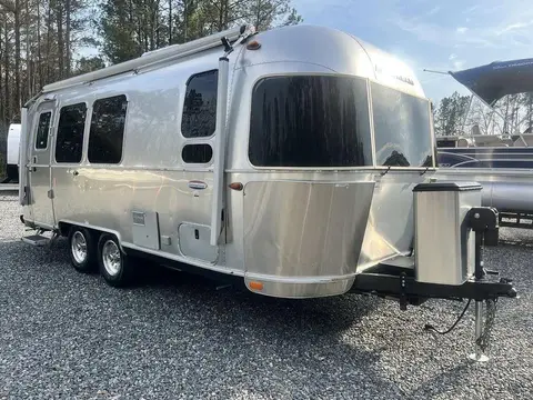 2019 Airstream International Serenity 23FB — photo 2