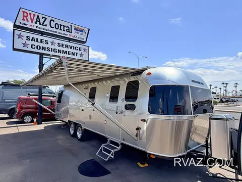 2021 Airstream Classic 30RBT — photo 1