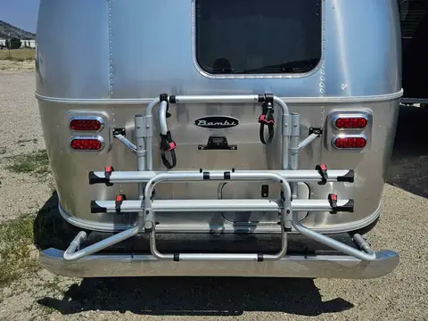 2017 Airstream Flying Cloud M 19 — photo 3