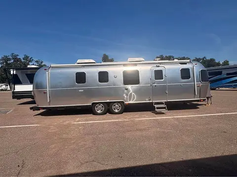 2020 Airstream Classic 33FB — photo 1