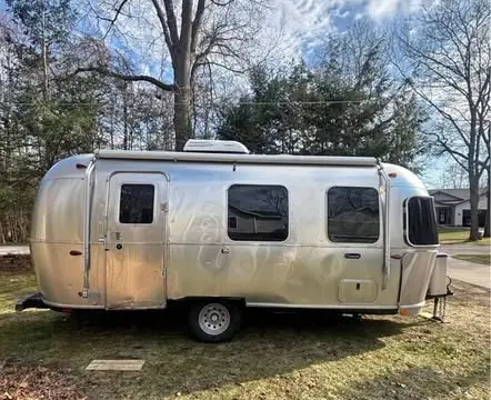 2023 Airstream Caravel 22FB — photo 1