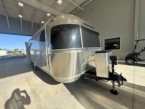 2024 Airstream Flying Cloud 27FBT — photo 1