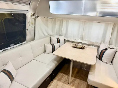2019 Airstream International CCD Signature — photo 1