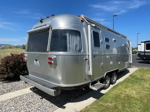 2024 Airstream Globetrotter 25FB — photo 5