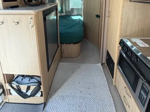 2018 Airstream Flying Cloud 19CB — photo 3
