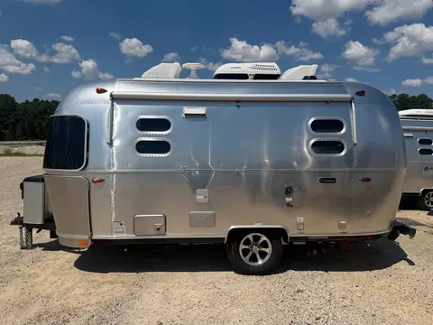 2021 Airstream Caravel 19CB — photo 3