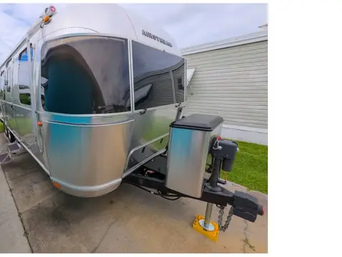 2021 Airstream Flying Cloud 30FB office — photo 2