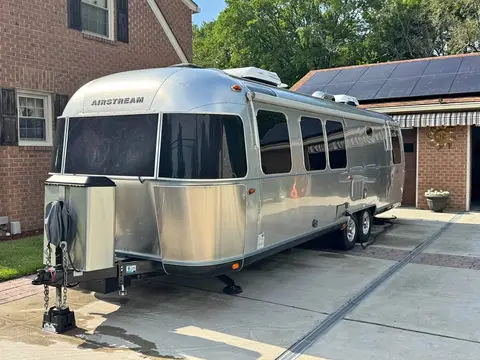 2017 Airstream Classic — photo 1