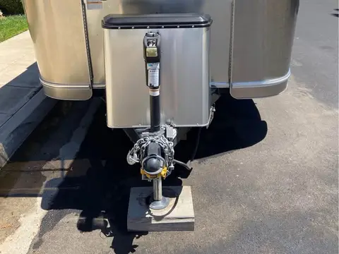 2021 Airstream Caravel FB — photo 3