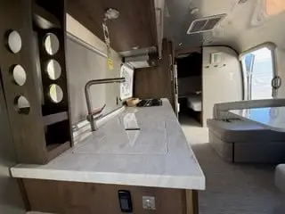 2024 Airstream Classic Twin — photo 3